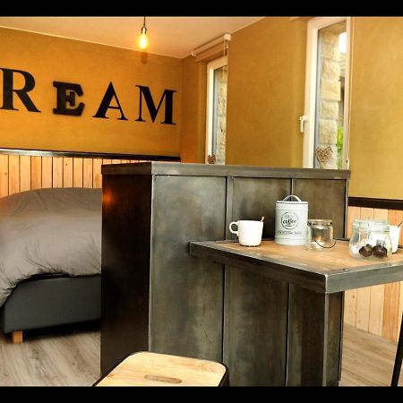 Bed and Breakfast Sur Le Tige Hamois Esterno foto