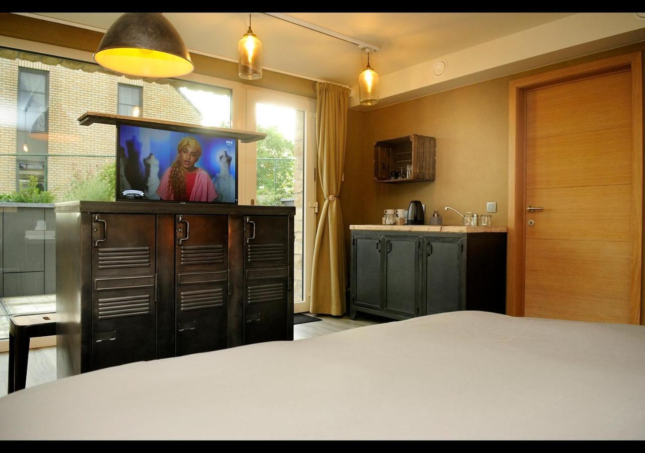 Bed and Breakfast Sur Le Tige Hamois Esterno foto