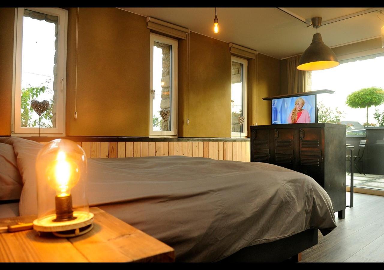 Bed and Breakfast Sur Le Tige Hamois Esterno foto