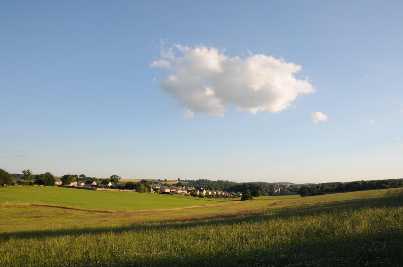 Bed and Breakfast Sur Le Tige Hamois Esterno foto